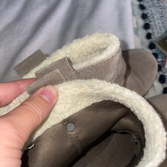 Bjorndal Aspen Fleece-Trimmed Suede Ankle Boots- size 6 - Picture 2 of 5